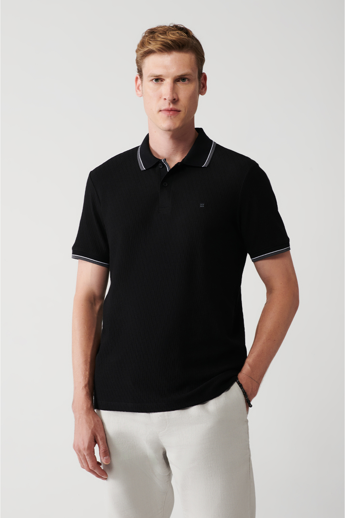 Avva Men's Black 100% Cotton Jacquard Regular Fit 2 Button Polo Neck T-shirt
