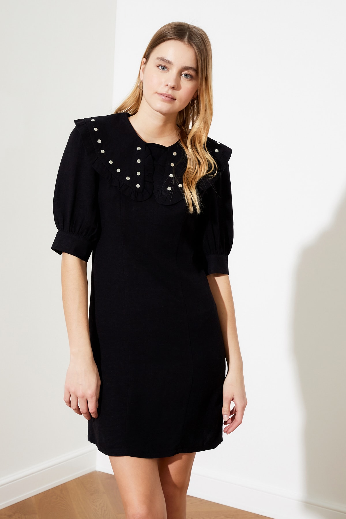 Trendyol Guler negru rochie detaliată