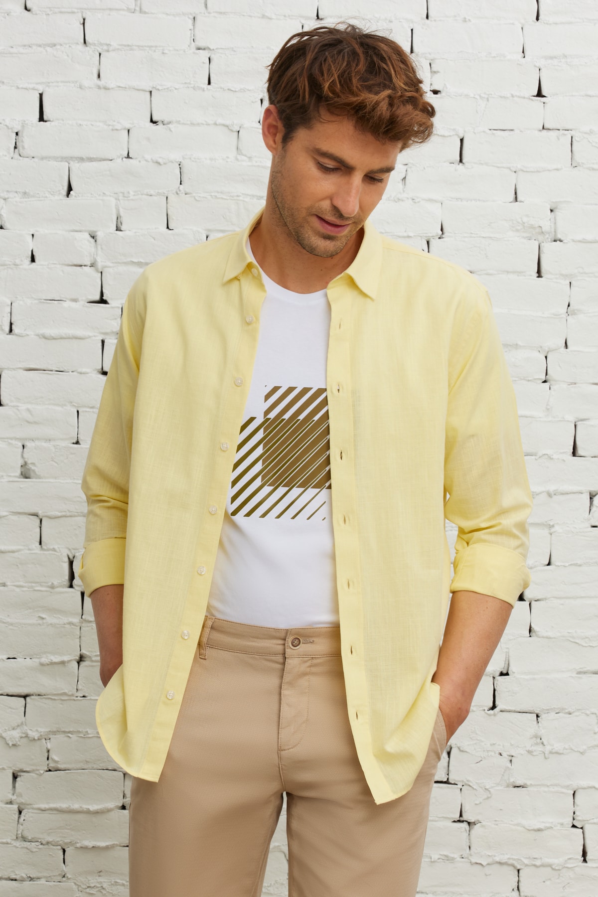 Levně AC&Co / Altınyıldız Classics Men's Yellow Comfort Fit Relaxed Cut Concealed Button Collar 100% Cotton Flamed Shirt