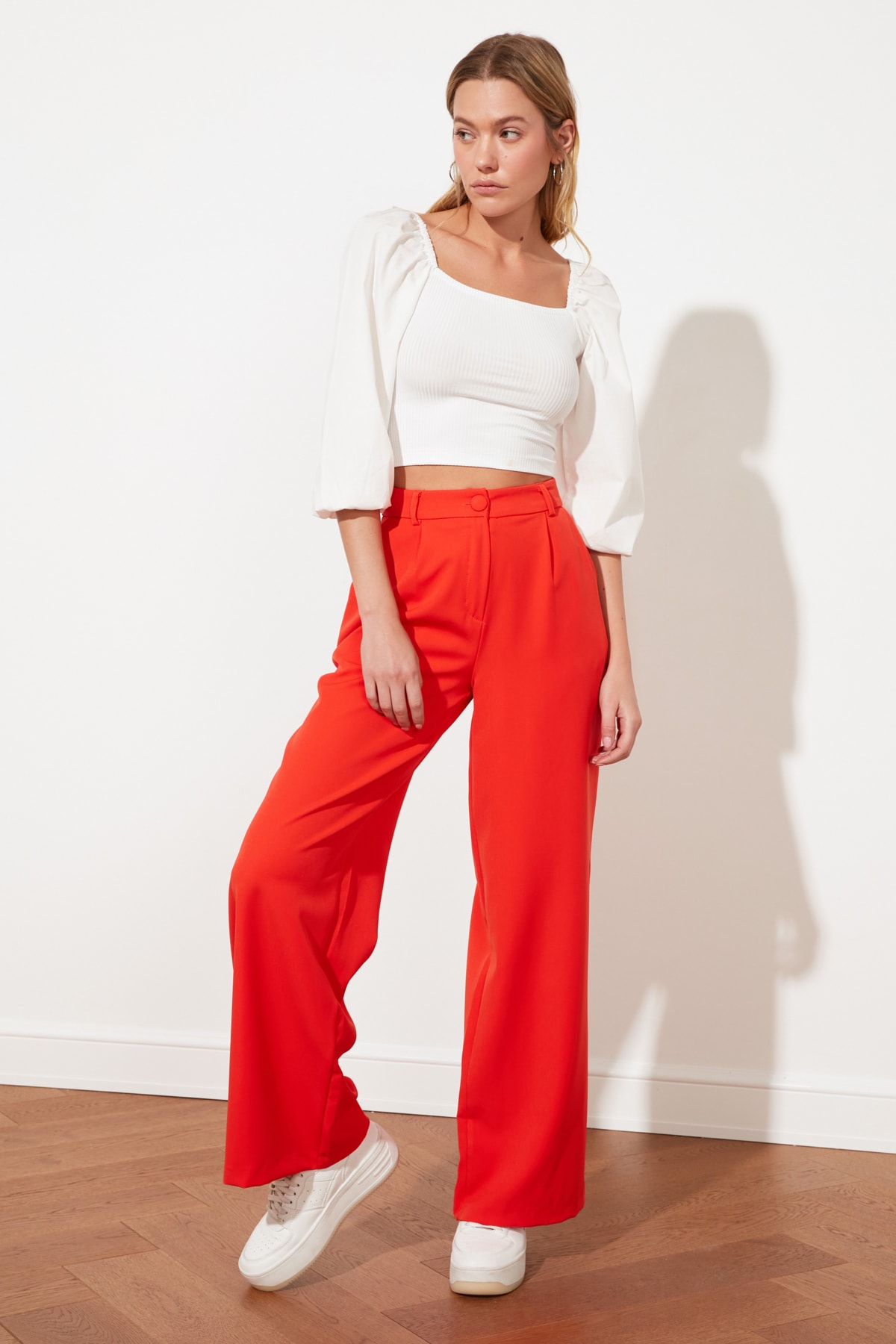 Pantaloni dama, Trendyol Wide