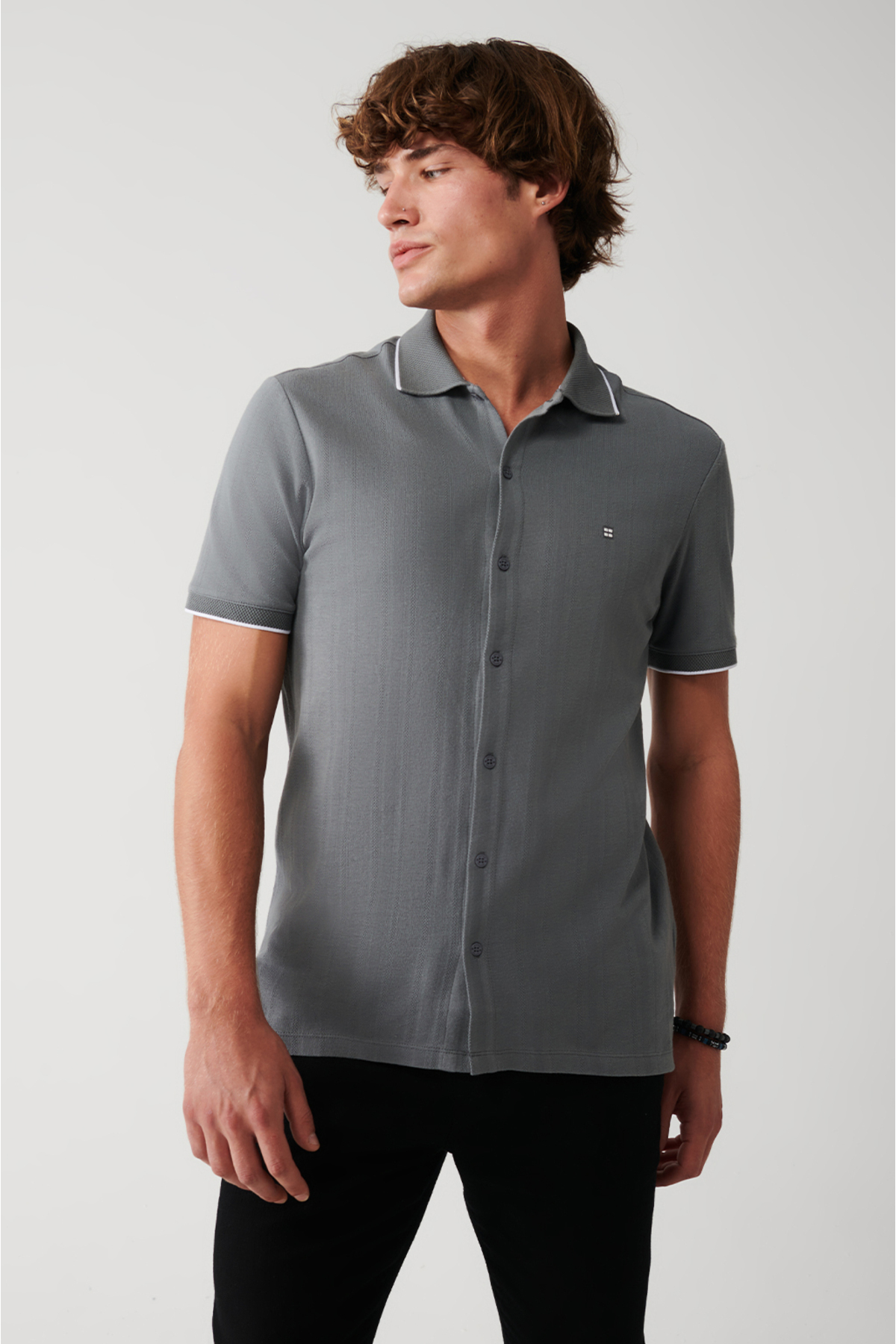 Levně Avva Men's Gray 100% Cotton Ribbed Jacquard Short Sleeve Knitted Regular Fit Shirt