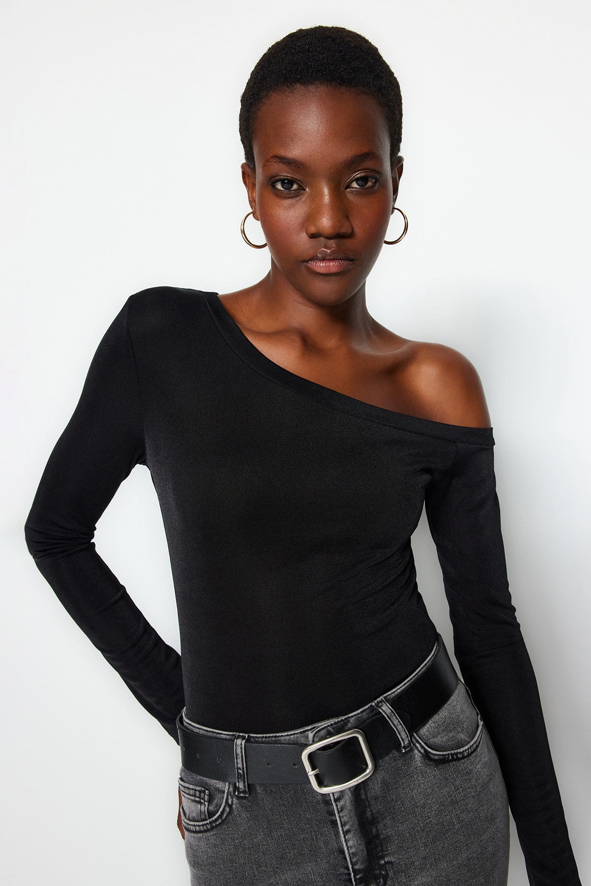 Trendyol Black Premium Glossy Finish, Soft Textured Fitted/Sleeper Knitted Body with Snap Snap