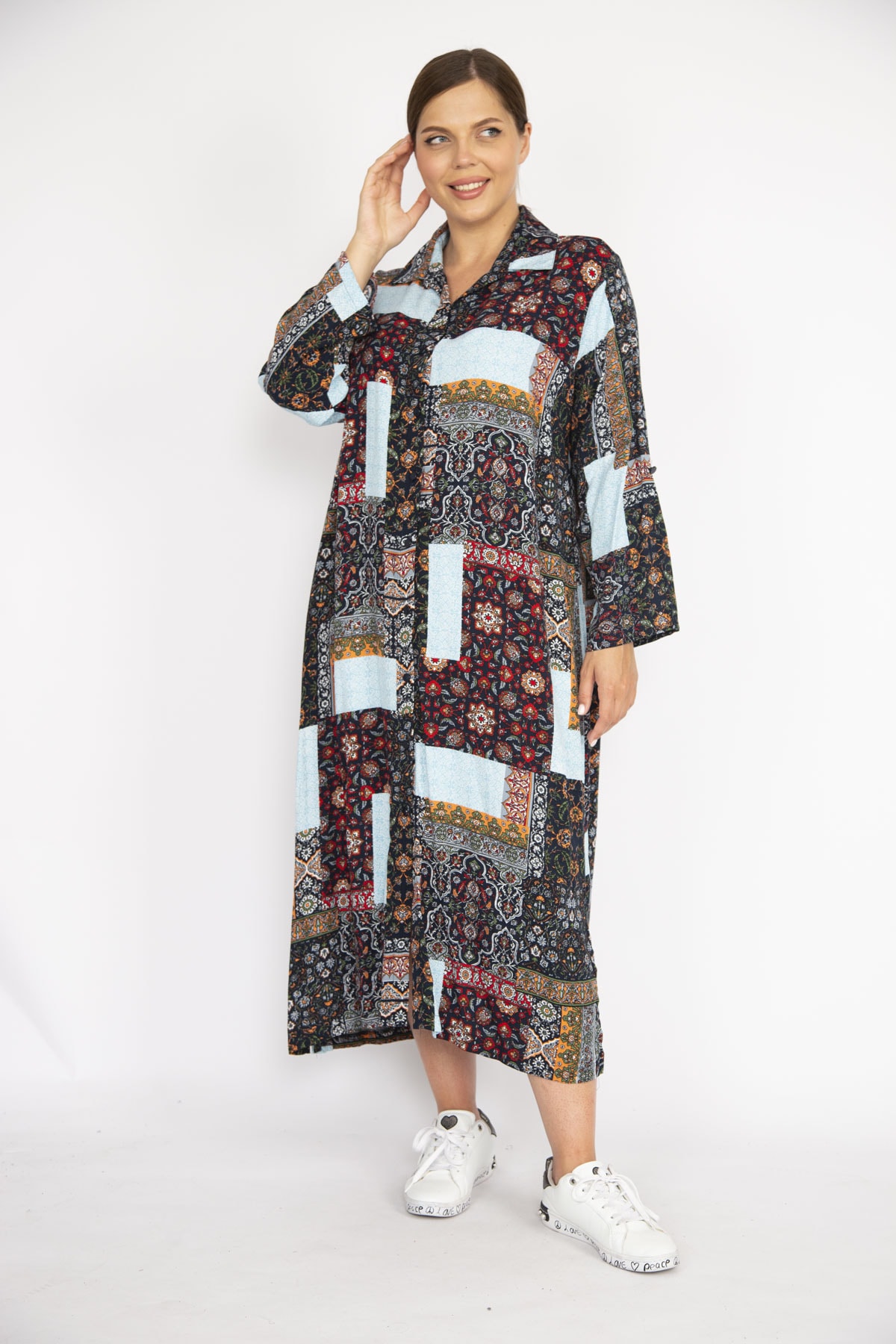 Levně Şans Women's Colorful Plus Size Woven Viscose Fabric Front Buttoned Long Dress