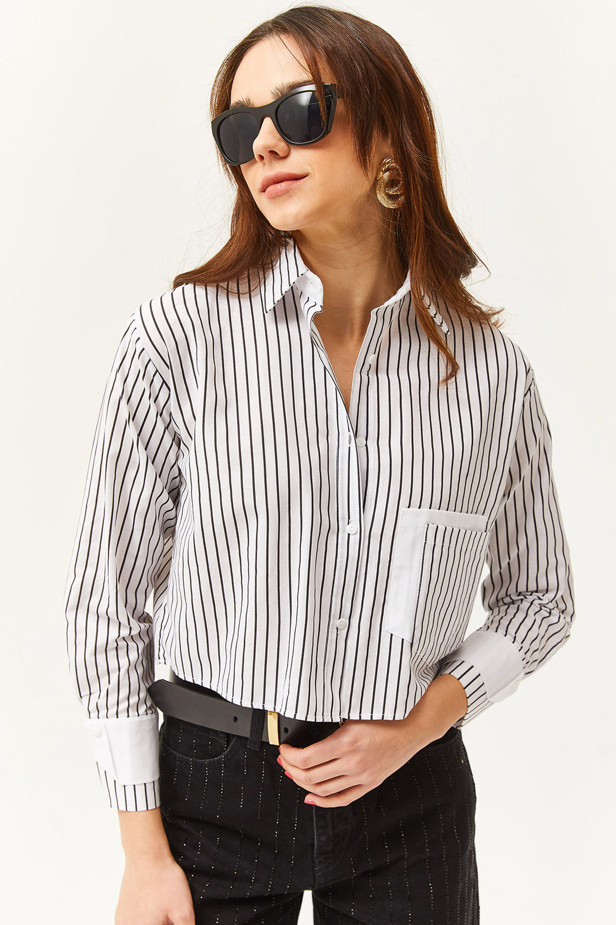 Levně Olalook Women's White Black Pocket and Cuff Detailed Striped Crop Shirt
