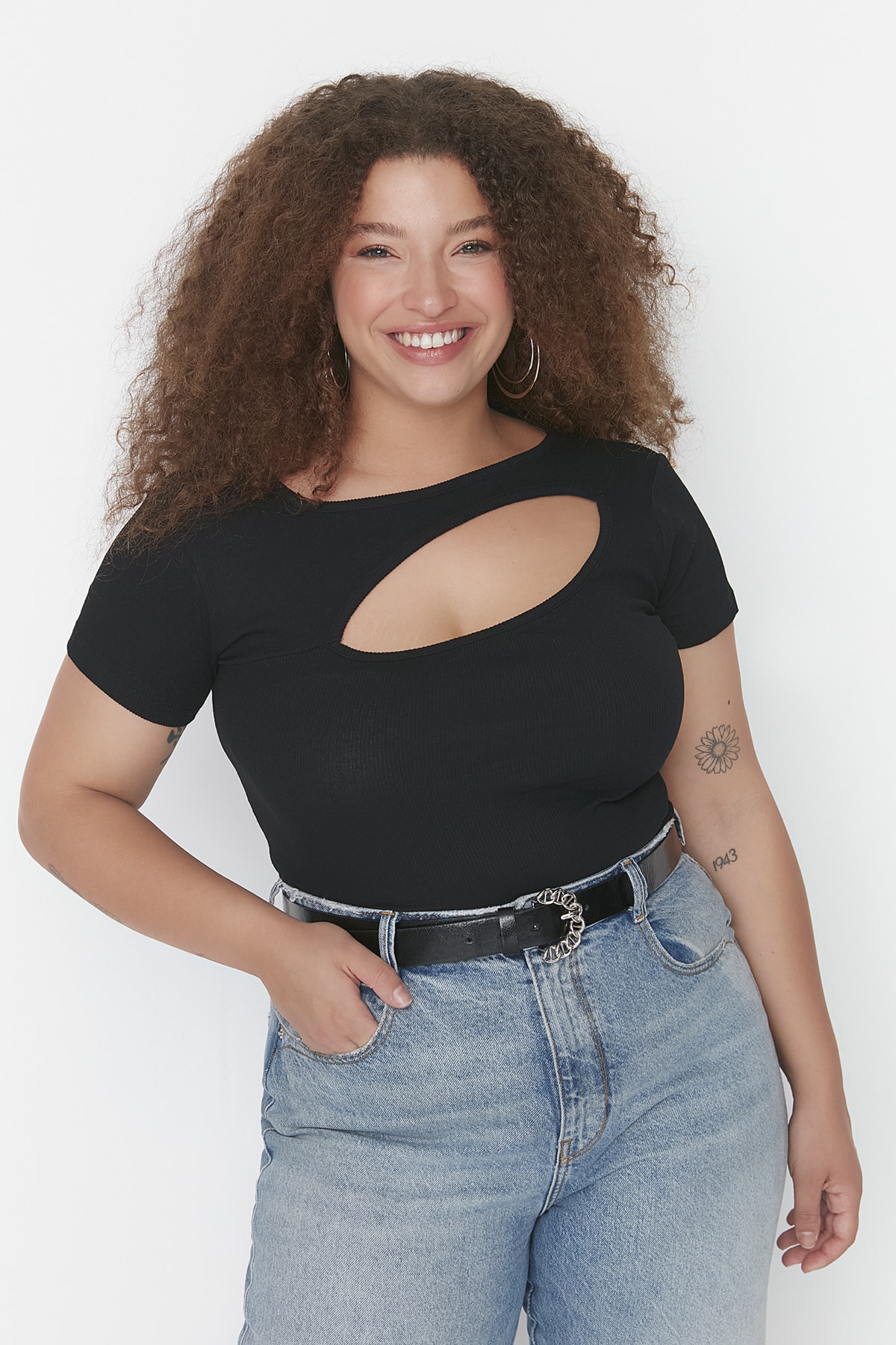 Trendyol Curve Black Crop Ribbed Knitted Cut Out Detailed Blouse
