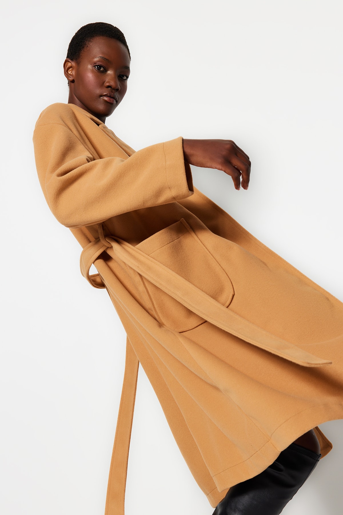 Trendyol Camel Belted dlhý razený kabát