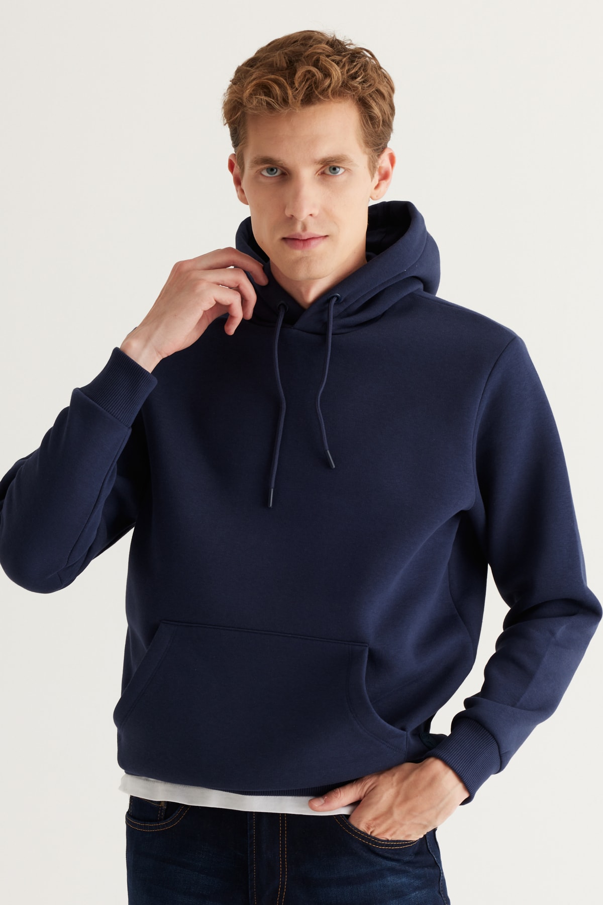 Levně AC&Co / Altınyıldız Classics Men's Navy Blue Standard Fit Regular Fit Inner Fleece 3 Thread Hooded Cotton Sweatshirt