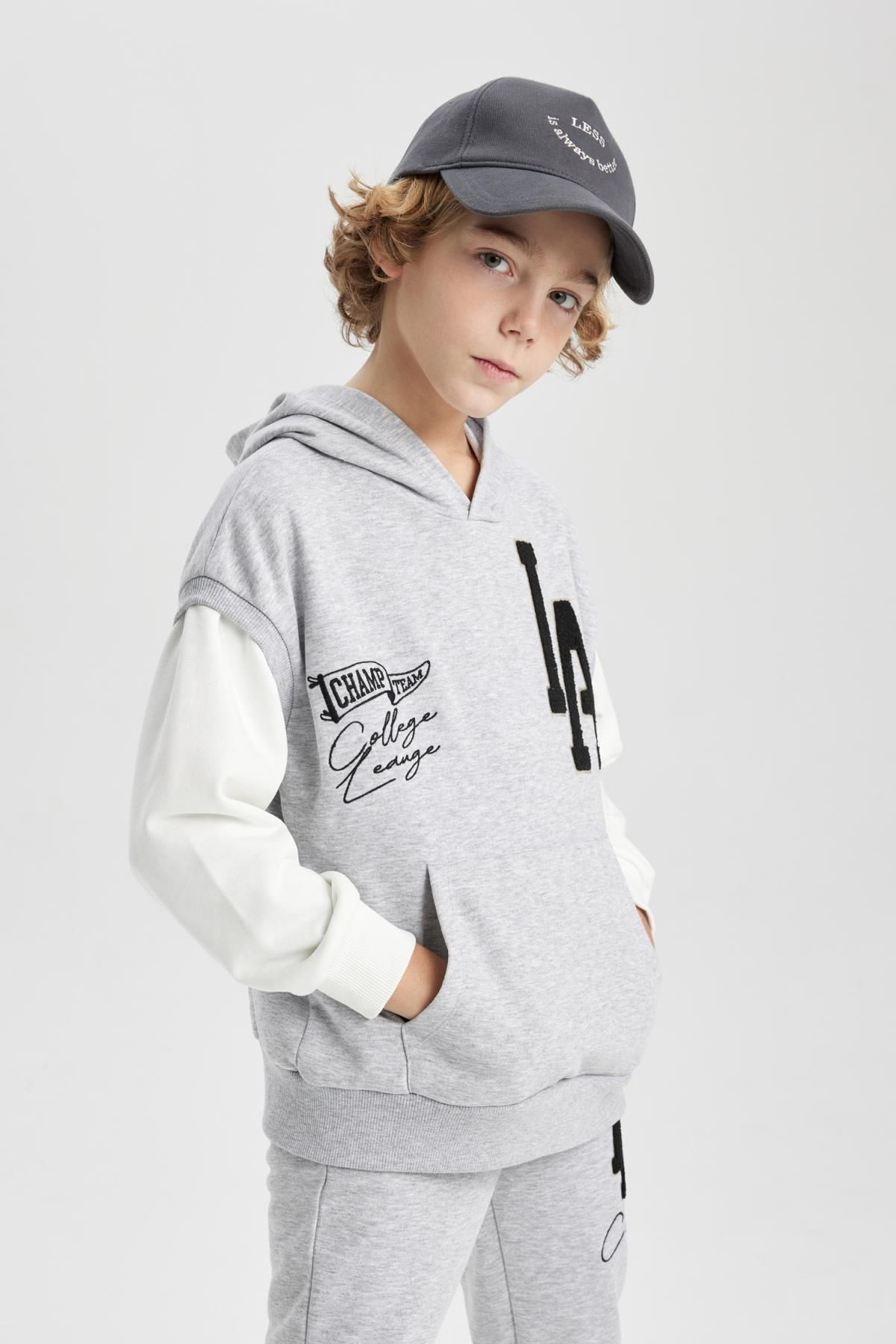 DEFACTO Boy's Oversize Fit Embroidered Hooded Sweatshirt