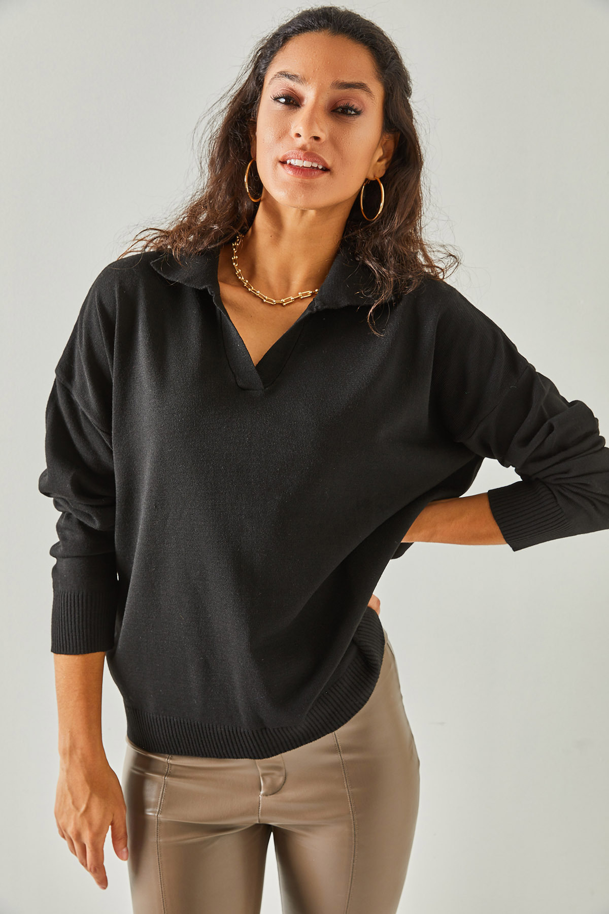 Levně Olalook Women's Black Polo Neck Oversize Slim Knitwear Sweater