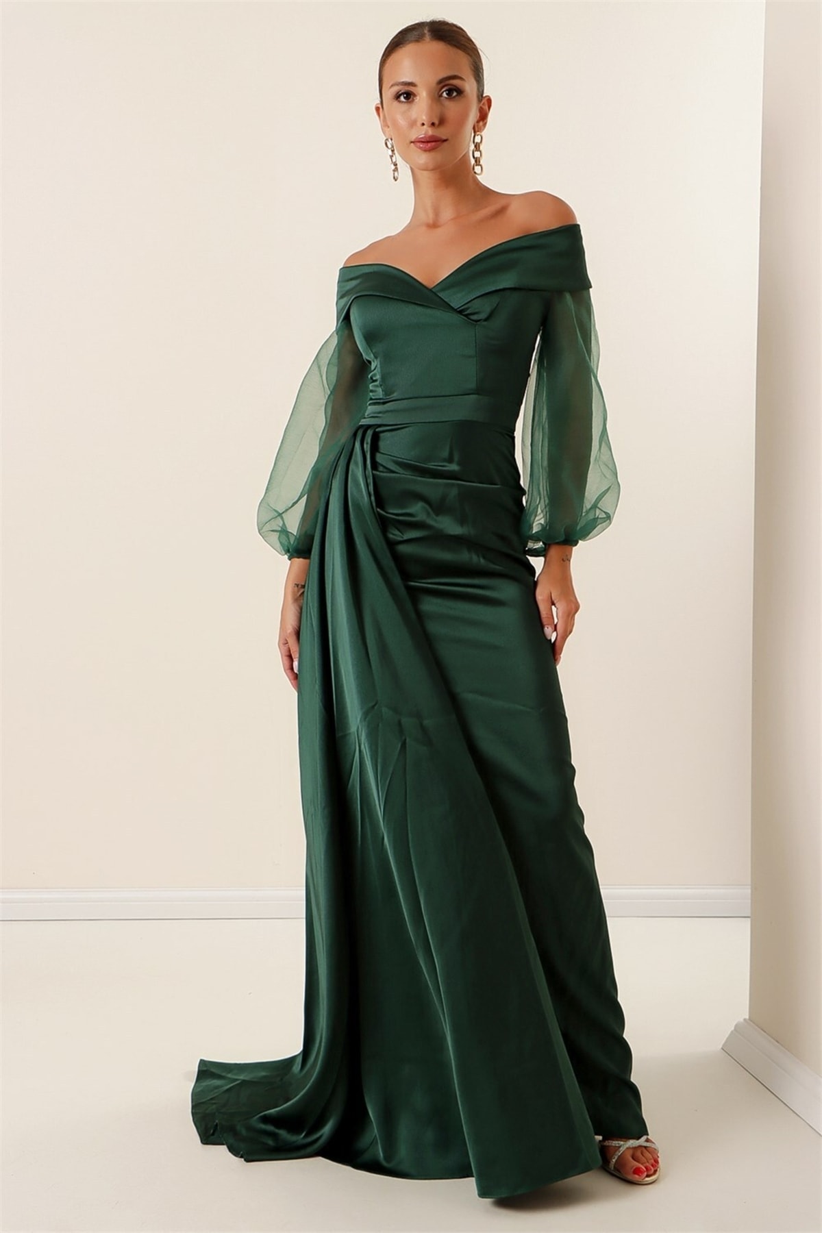 Levně By Saygı Madonna Collar Lined Organza Sleeve Crepe Satin Long Dress Emerald