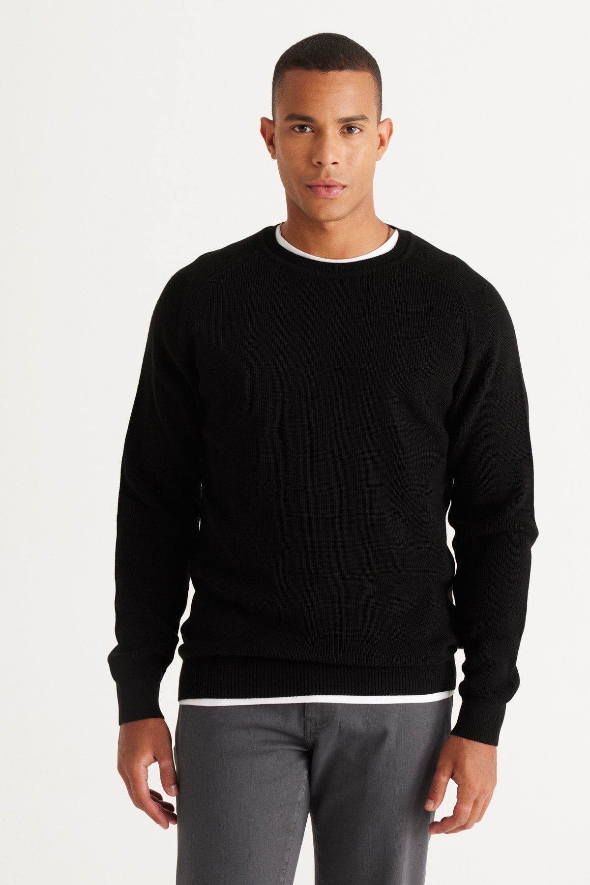 Levně AC&Co / Altınyıldız Classics Men's Black Standard Fit Regular Cut Crew Neck Patterned Knitwear Sweater