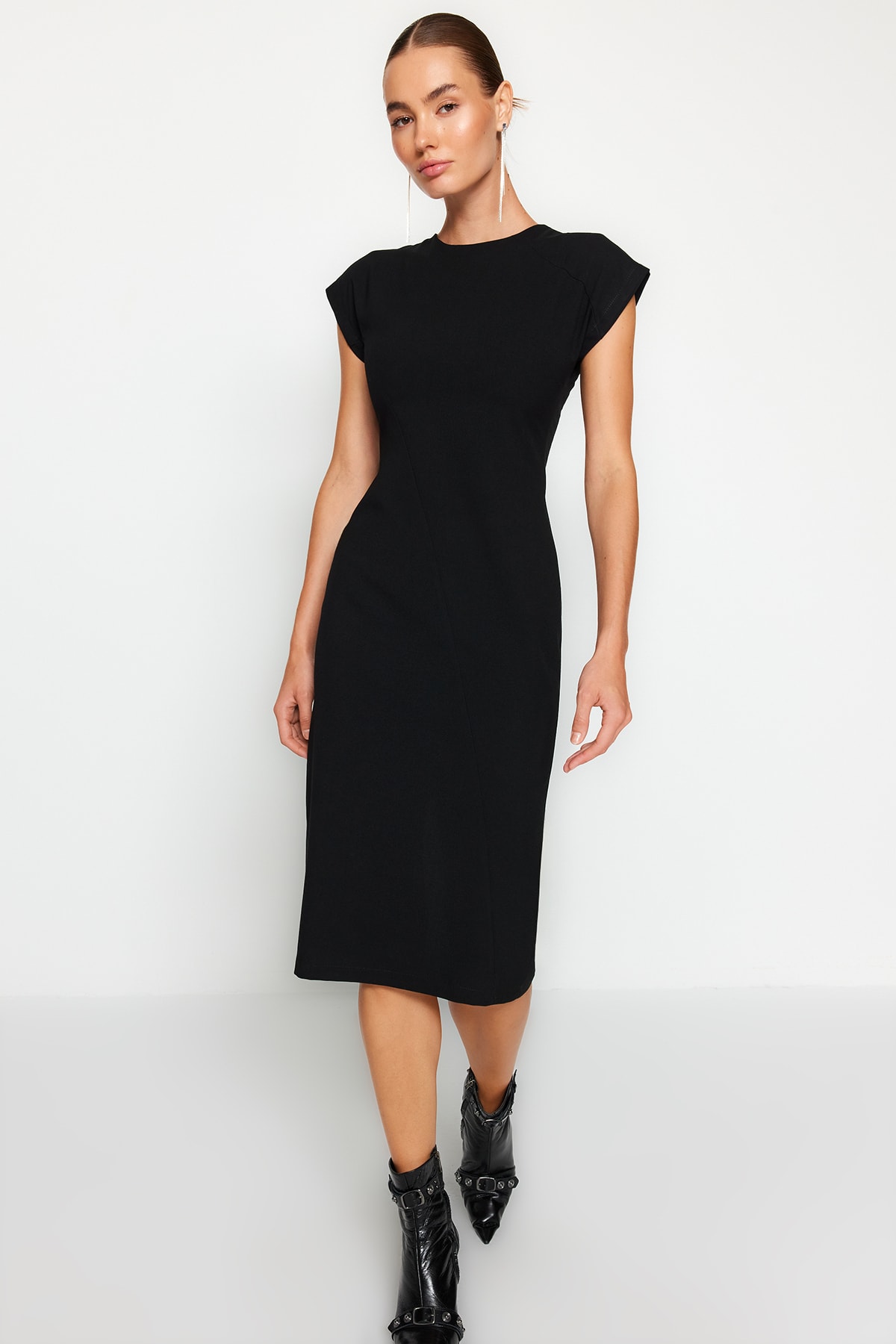 Trendyol Black Straight Cut zips detailné midi tkané šaty