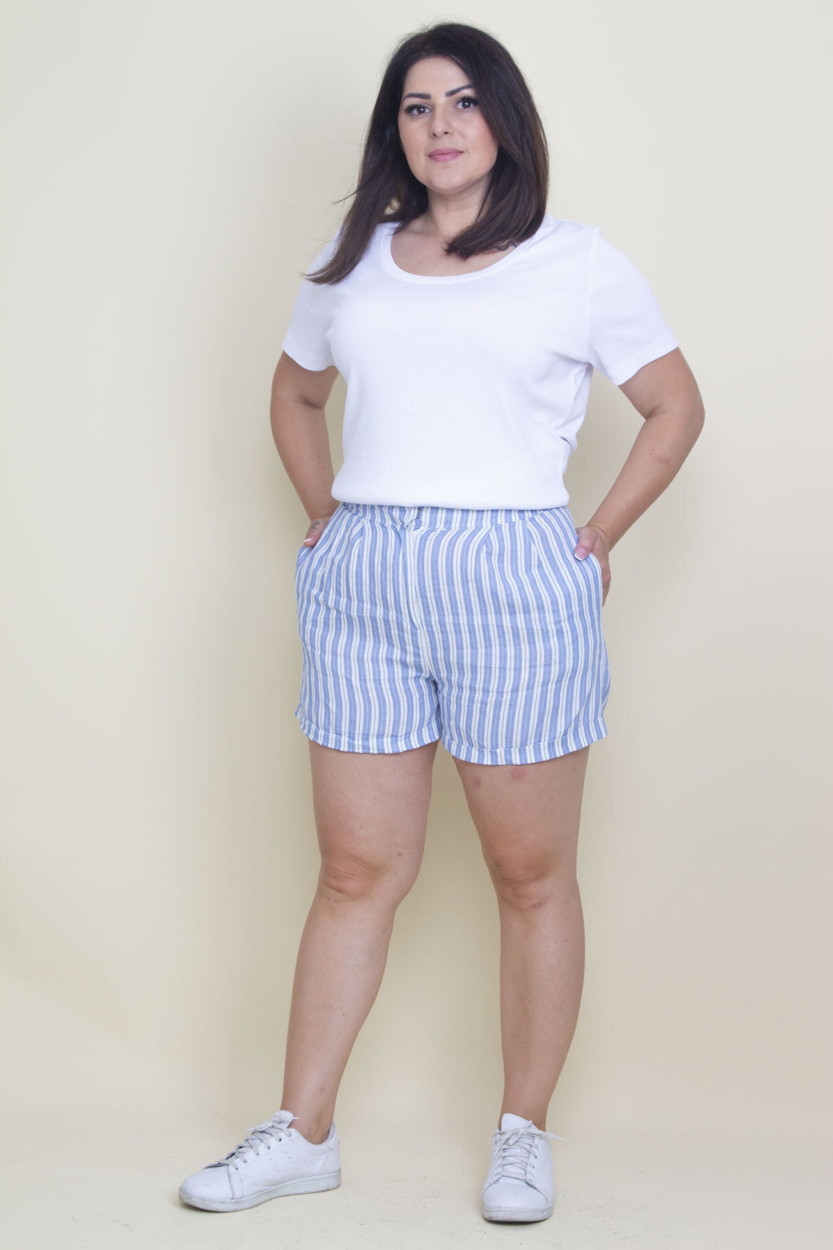 Levně Şans Women's Large Size Blue Linen Fabric Striped Shorts