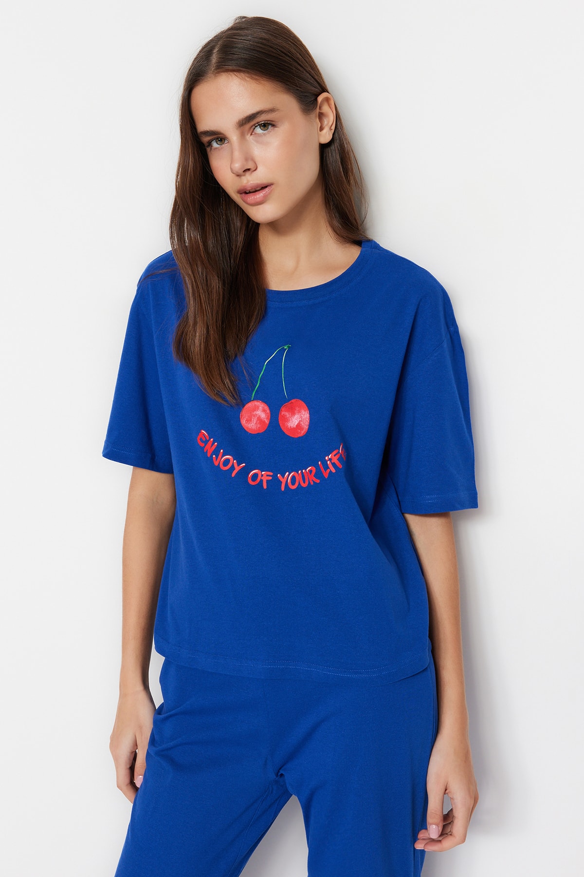 Levně Trendyol Navy Blue 100% Cotton Cherry Printed T-shirt-Pants Knitted Pajamas Set