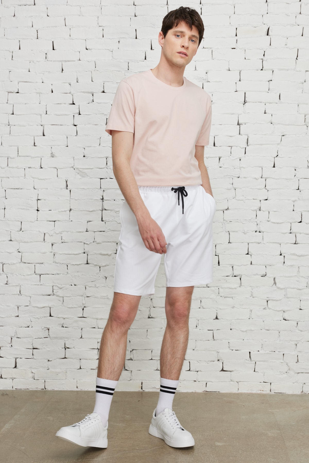 Levně AC&Co / Altınyıldız Classics Men's White Standard Fit Normal Cut Cotton Flexible Knitted Shorts.