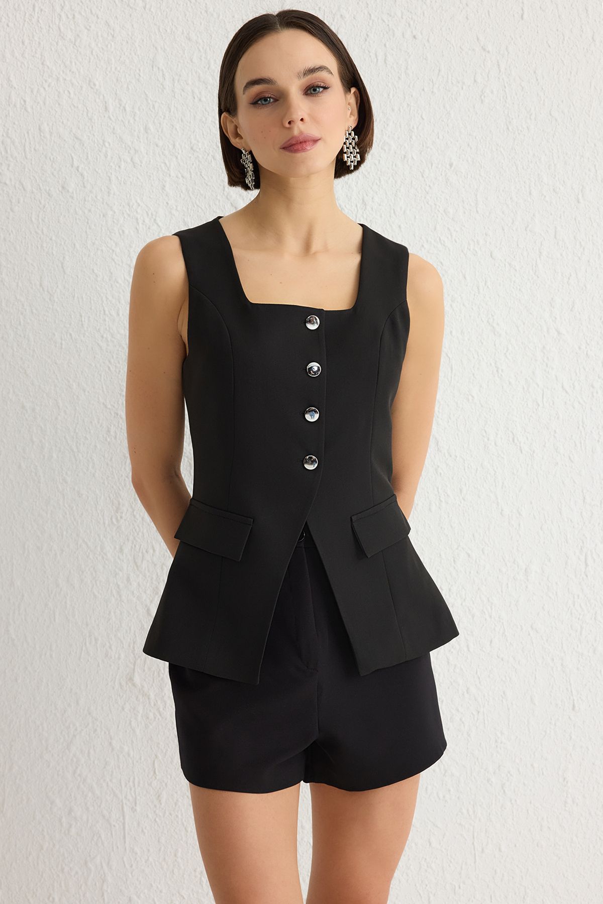 Trendyol Black Fitted Square Collar Thick Strappy Woven Vest