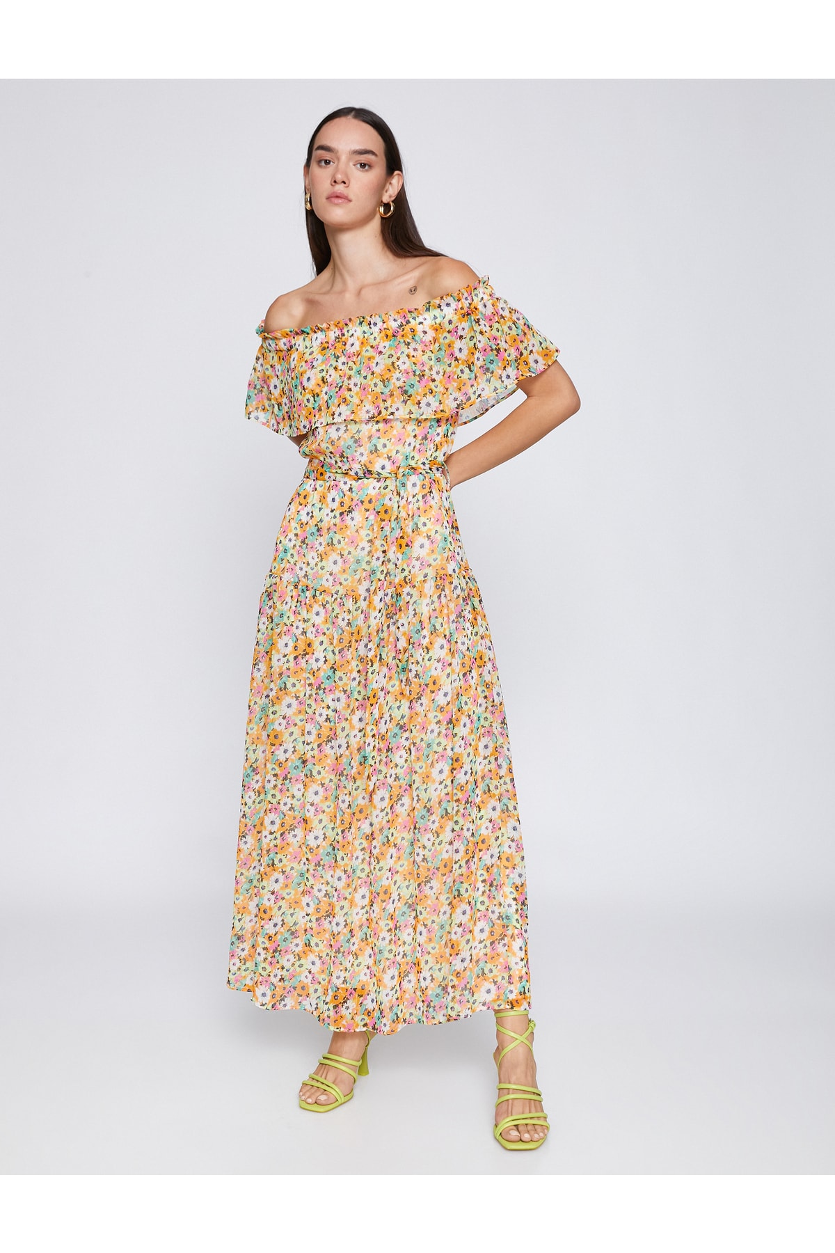 Rochie lunga cu flori Koton cu umerii deschisi