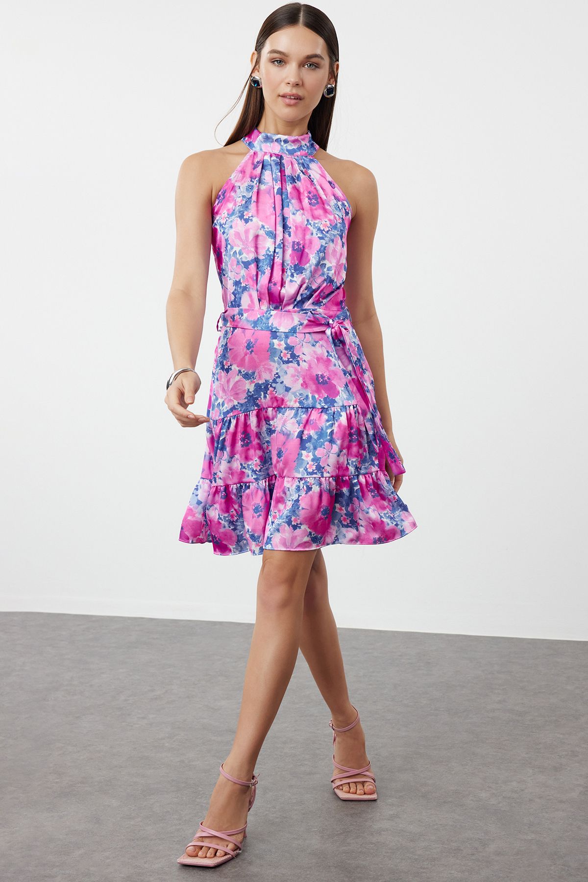 Trendyol Fuchsia Floral Print Halter Neck A-line Satin Mini Woven Dress na Akciji-Trendyol 1