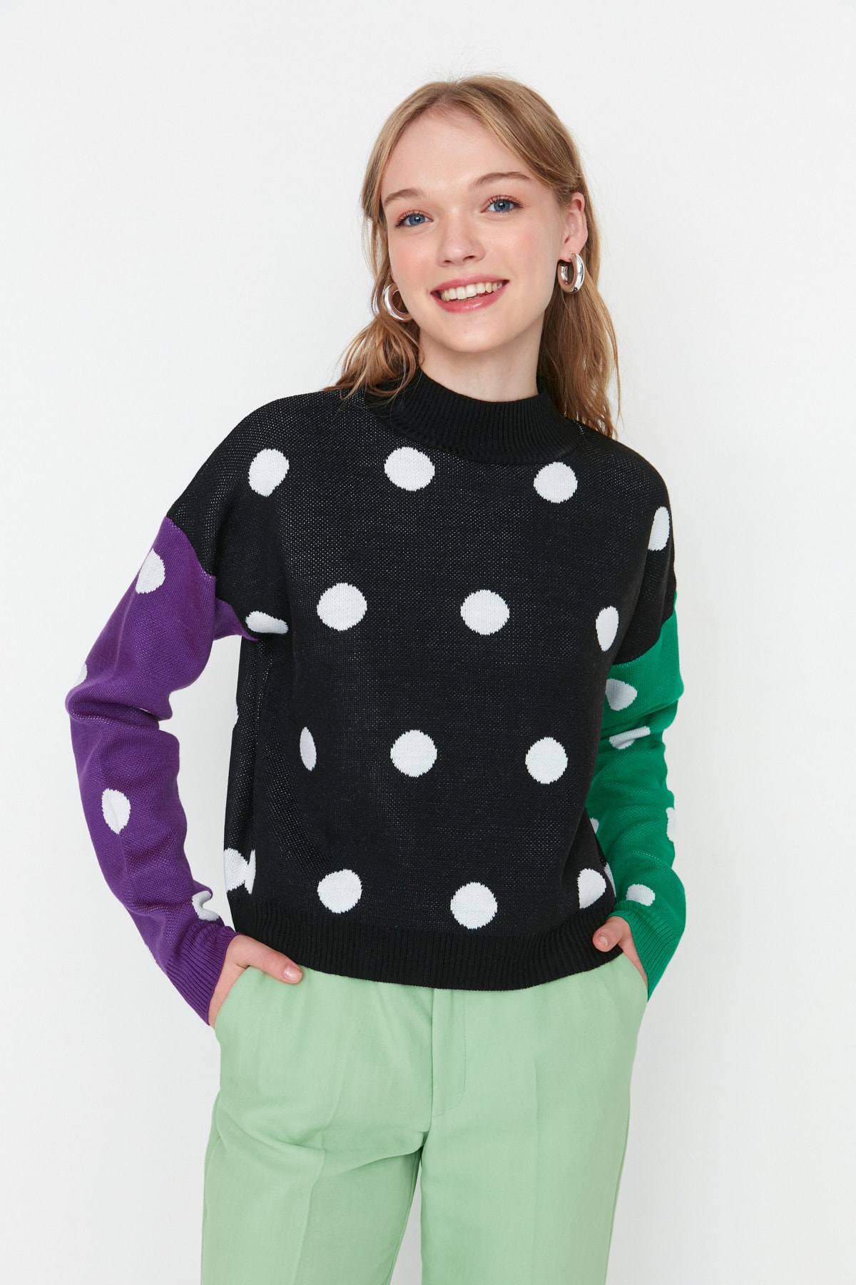 Trendyol Black Polka Dot Patterned Stand-Up Collar Knitwear Sweater