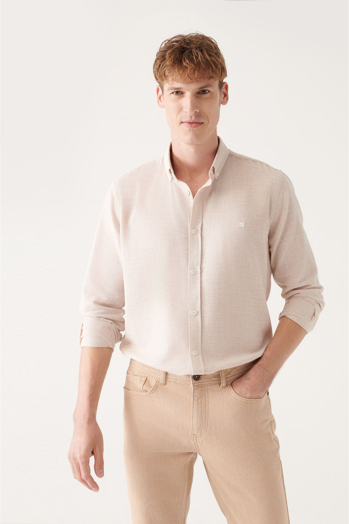 Levně Avva Men's Beige Easy-Iron Button Collar Textured Cotton Standard Fit Regular Cut Shirt