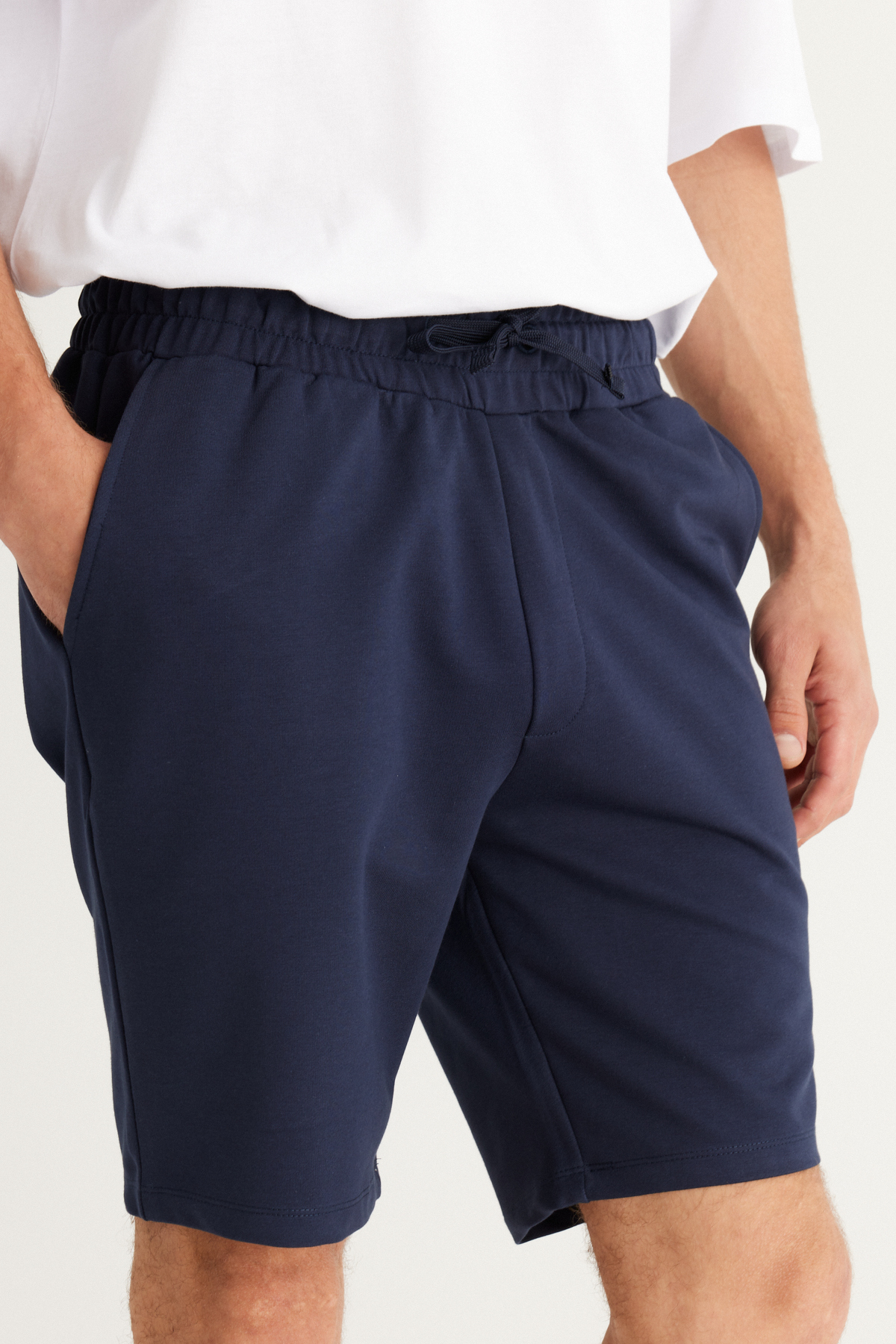 Levně ALTINYILDIZ CLASSICS Men's Navy Blue Standard Fit Normal Cut Cotton Shorts with Pocket.