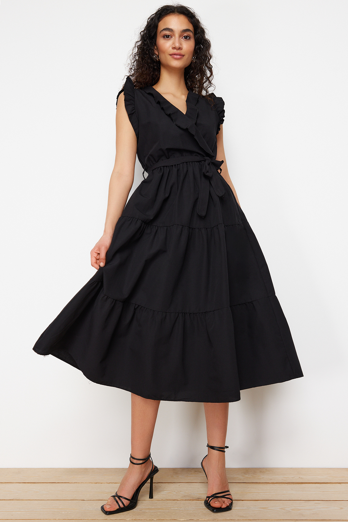 Levně Trendyol Black Belted Floral Print A-line Double Breasted Collar Midi Woven Midi Woven Midi Dress