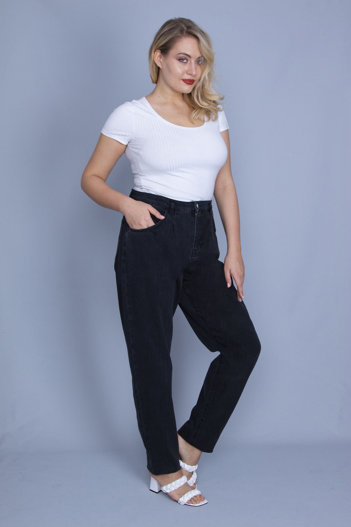 Levně Şans Women's Anthracite Plus Size Relaxed Fit 5 Pocket Jeans