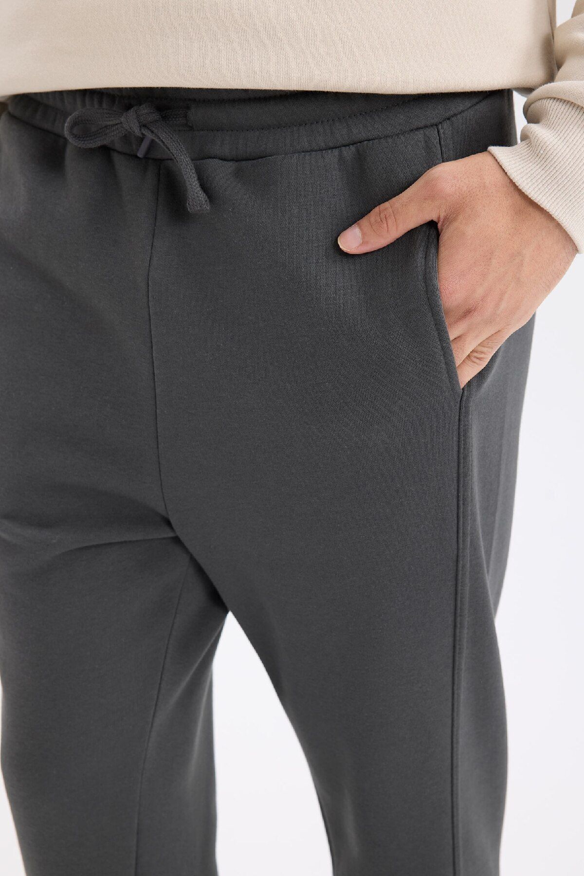 DEFACTO Regular Fit Sweatpants Elastic Waist Basic Straight Pocket Straight Leg