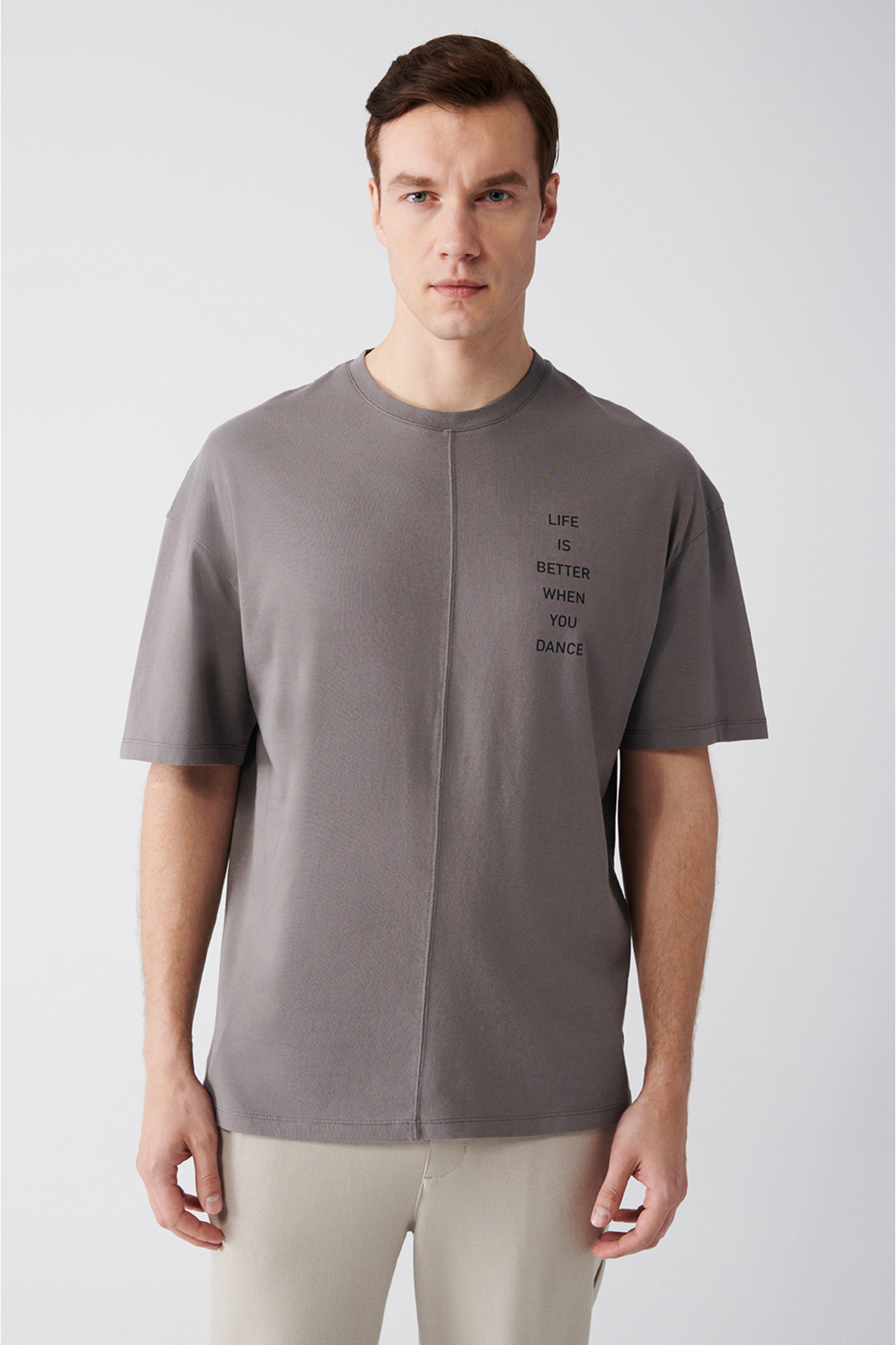 Avva Men's Anthracite Oversize 100% Cotton Crew Neck Slogan Printed T-shirt