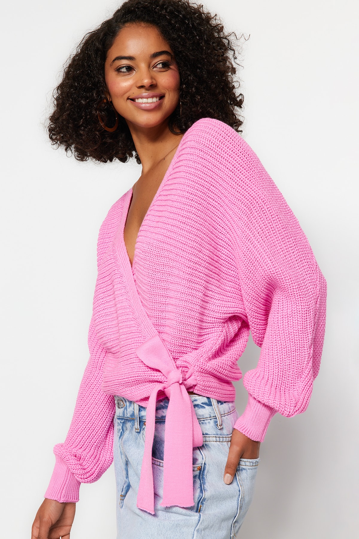 Levně Trendyol růžový pletený svetr s výstřihem do V