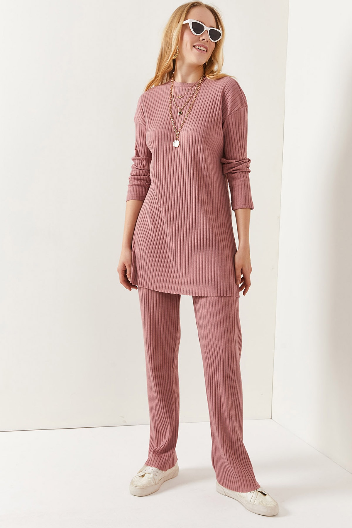 Levně Olalook Women's Dried Rose Top with a slit blouse Bottom Palazzo Corduroy Suit