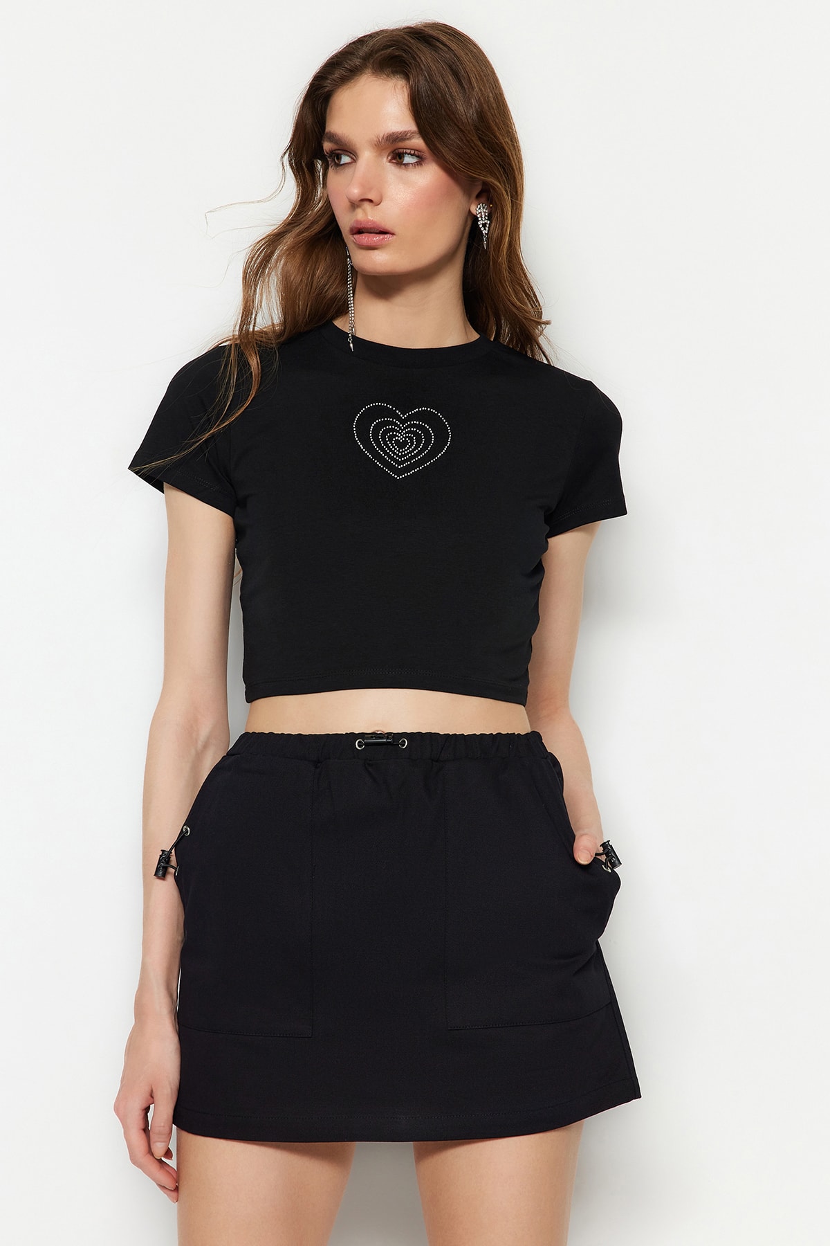 Levně Trendyol Black Heart Stone Printed Basic Crop Crew Neck Cotton Flexible Knitted T-Shirt