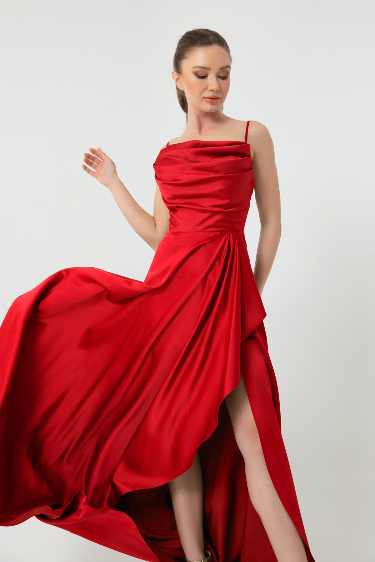 Levně Lafaba Women's Red Ruffles and Slit Satin Evening & Prom Dress