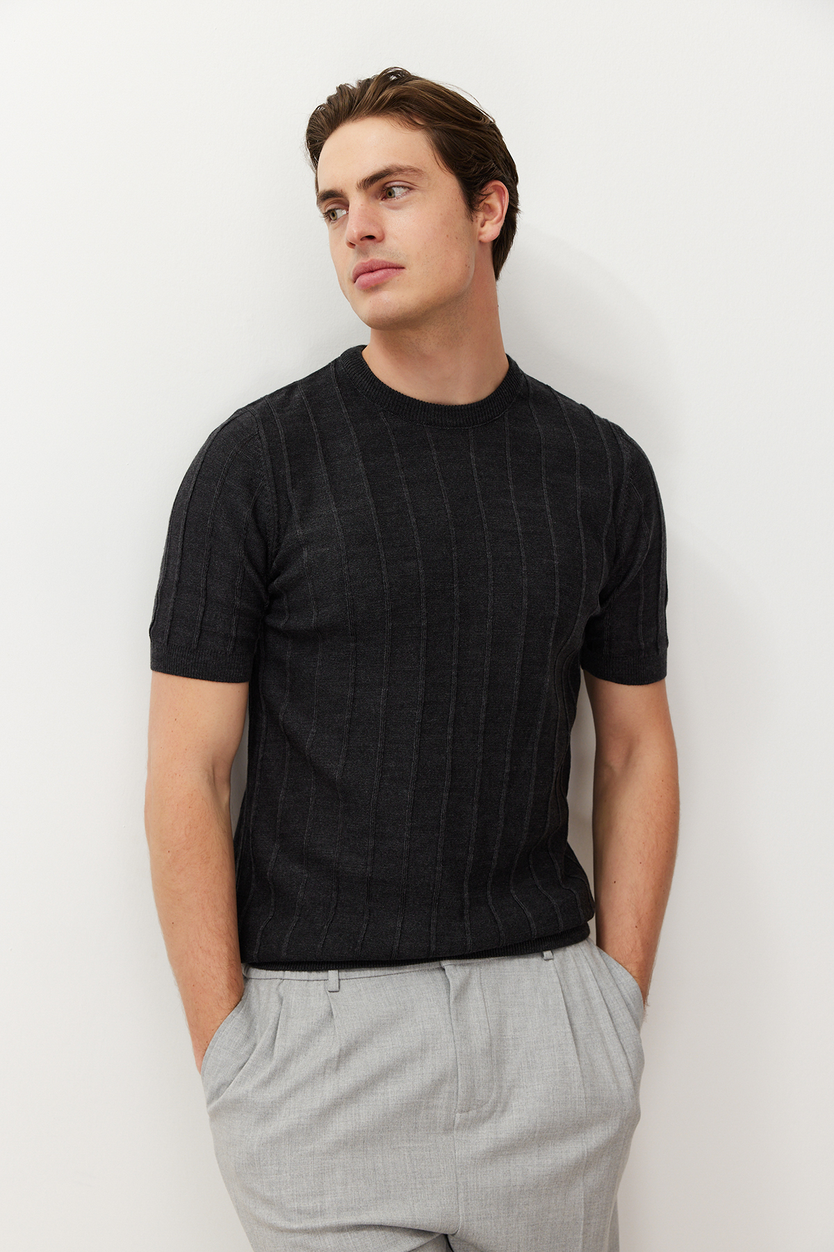 Trendyol Anthracite Slim-Narrow Fit Cotton Crew Neck Basic Knitwear T-shirt