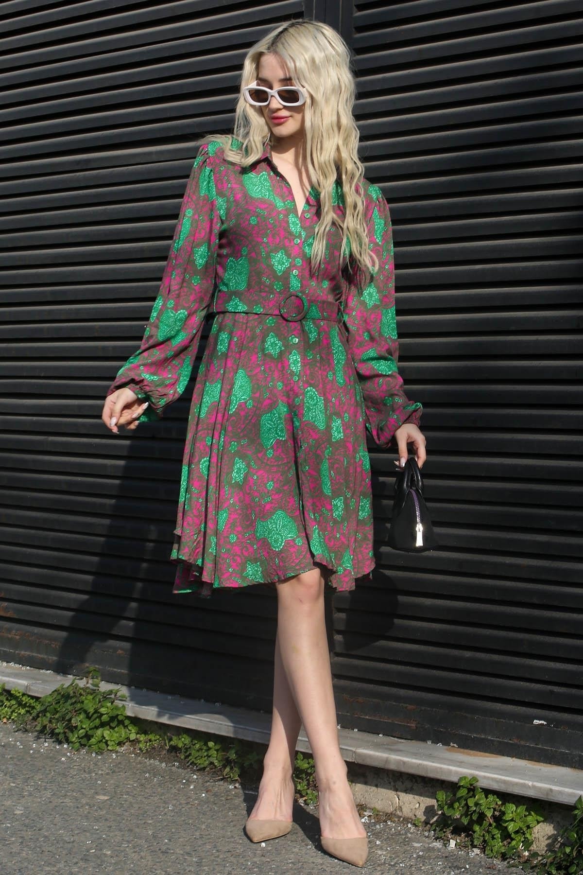Levně Madmext Green Floral Pattern Shirt Collar Mini Dress