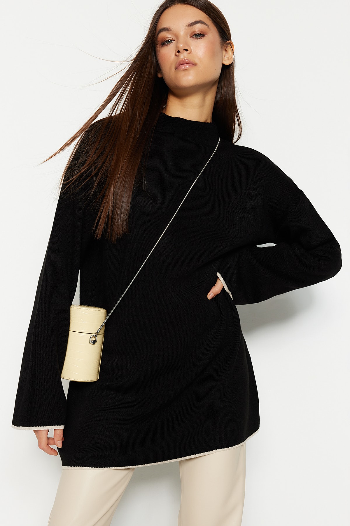 Trendyol Sweater - Black - Regular fit