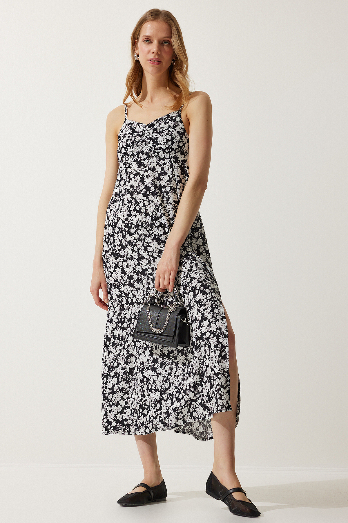 Happiness İstanbul Women's Black and White Strap Patterned Viscose Dress