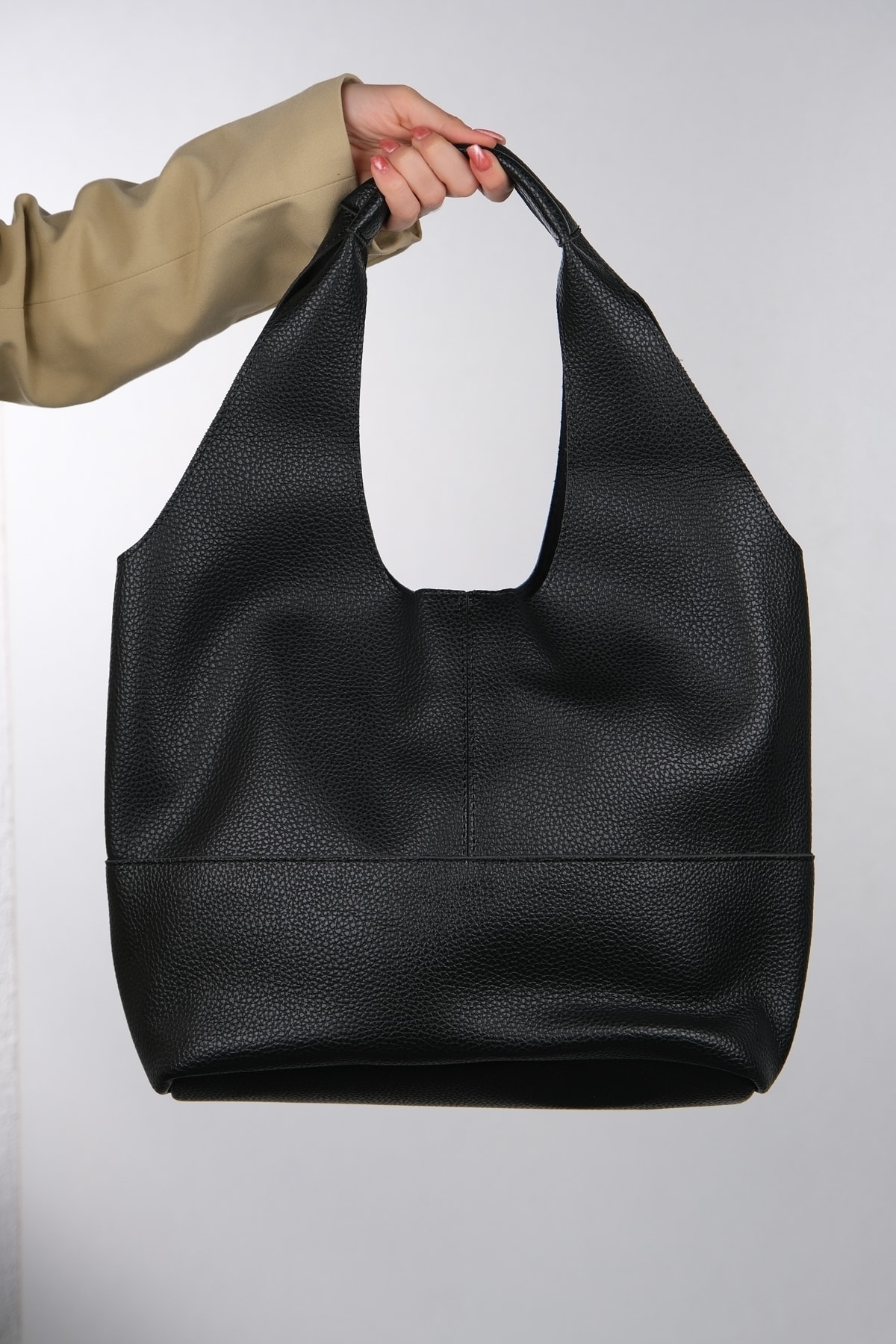 LuviShoes Women's Always Black Floter Shoulder Bag