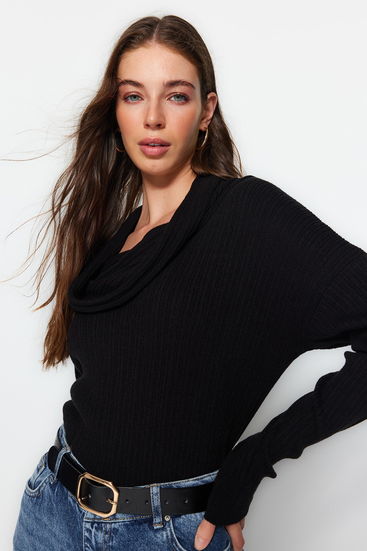 Trendyol Black Collar Detailed Premium Yarn / Special Yarn Knitwear Sweater