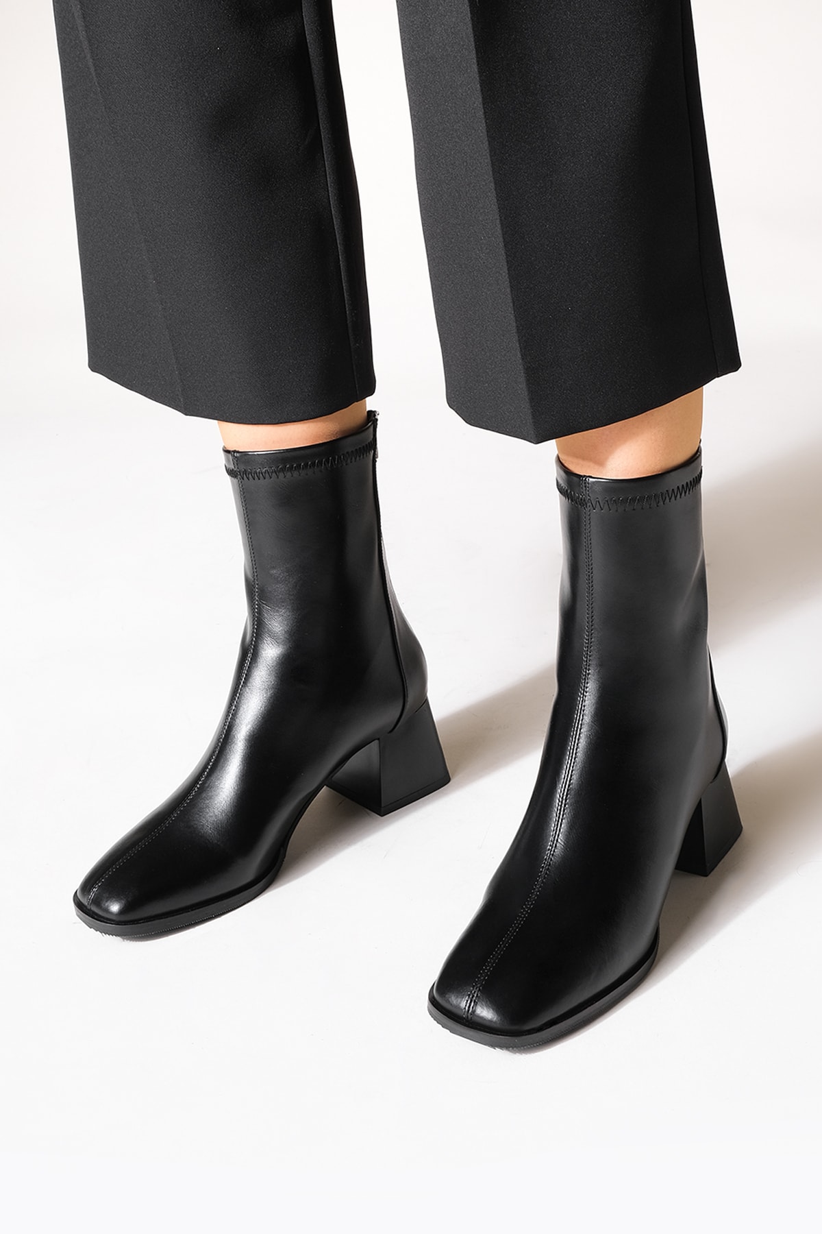 Marjin Women's Heeled Boots Flat Toe Zipper From The Back Nayea Black