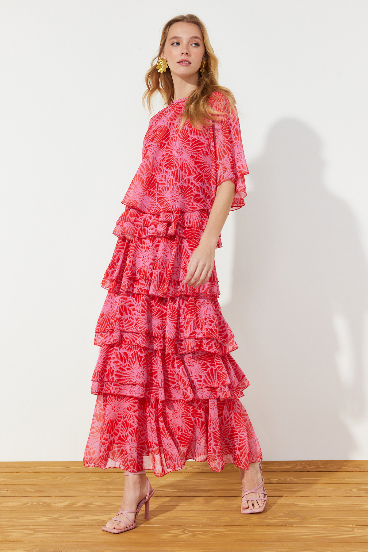 Levně Trendyol Pink Floral Skirt Layered Chiffon Woven Evening Dress