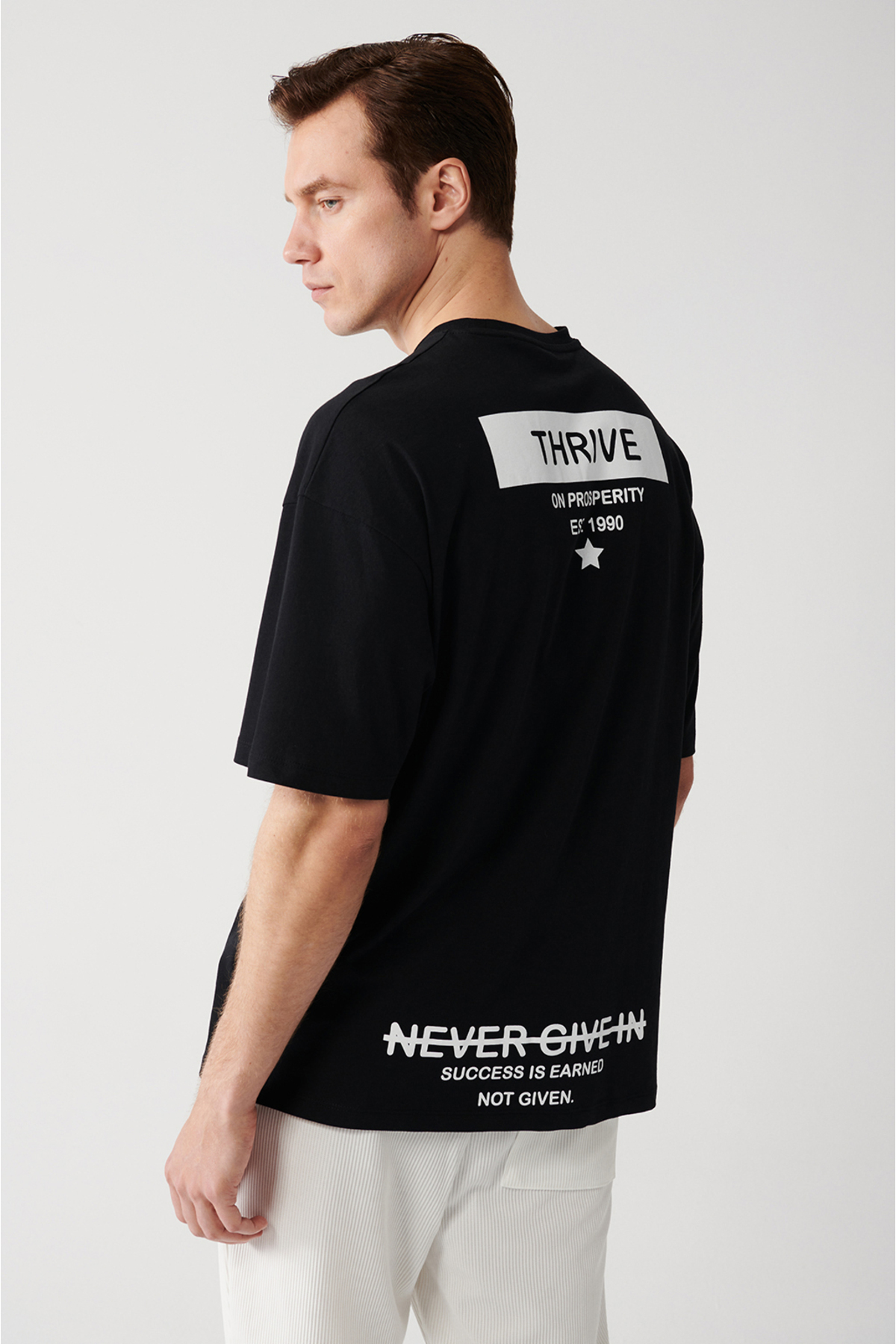 Levně Avva Men's Black Oversize 100% Cotton Crew Neck Front And Back Printed T-shirt