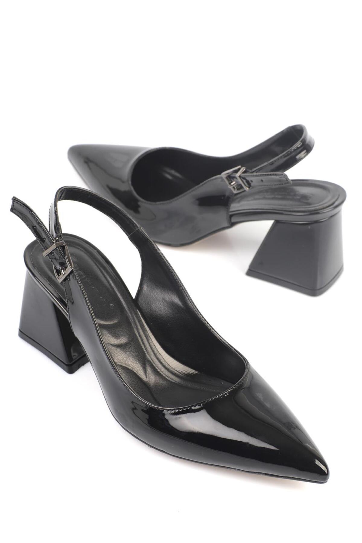 Capone Outfitters Women's Heeled Shoes