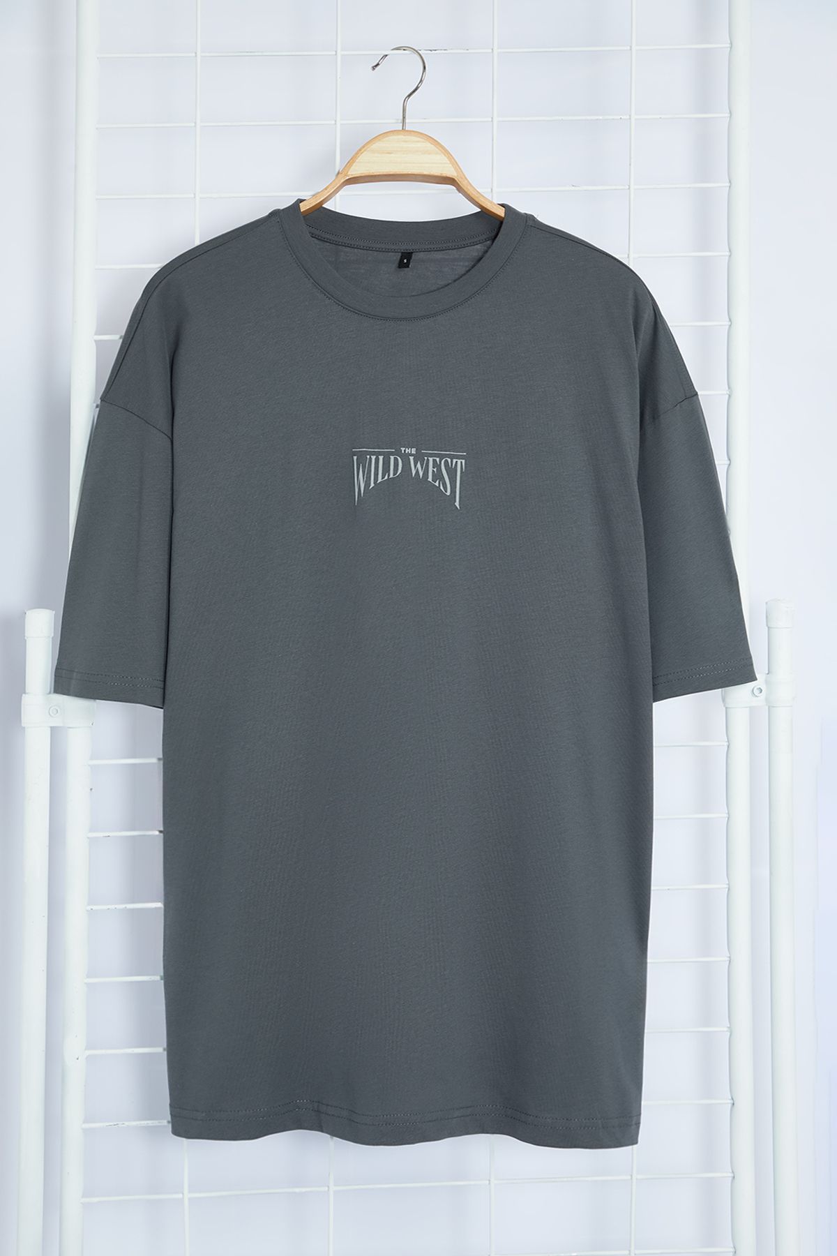 Trendyol Anthracite Oversize/Wide Cut 100% Back Printed T-Shirt