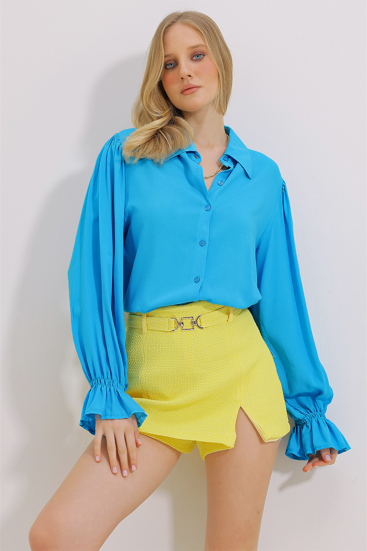 Trend Alaçatı Stili Women's Turquoise Flounce Sleeve Viscon Woven Shirt