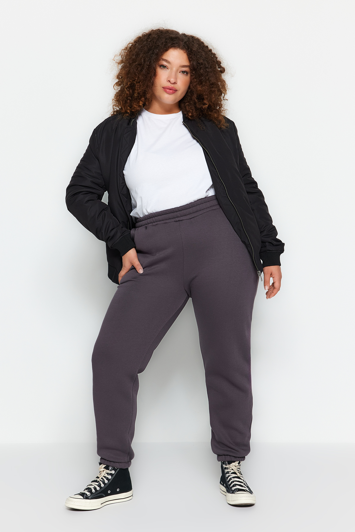 Pletené tepláky Trendyol Curve Anthracite Fleece