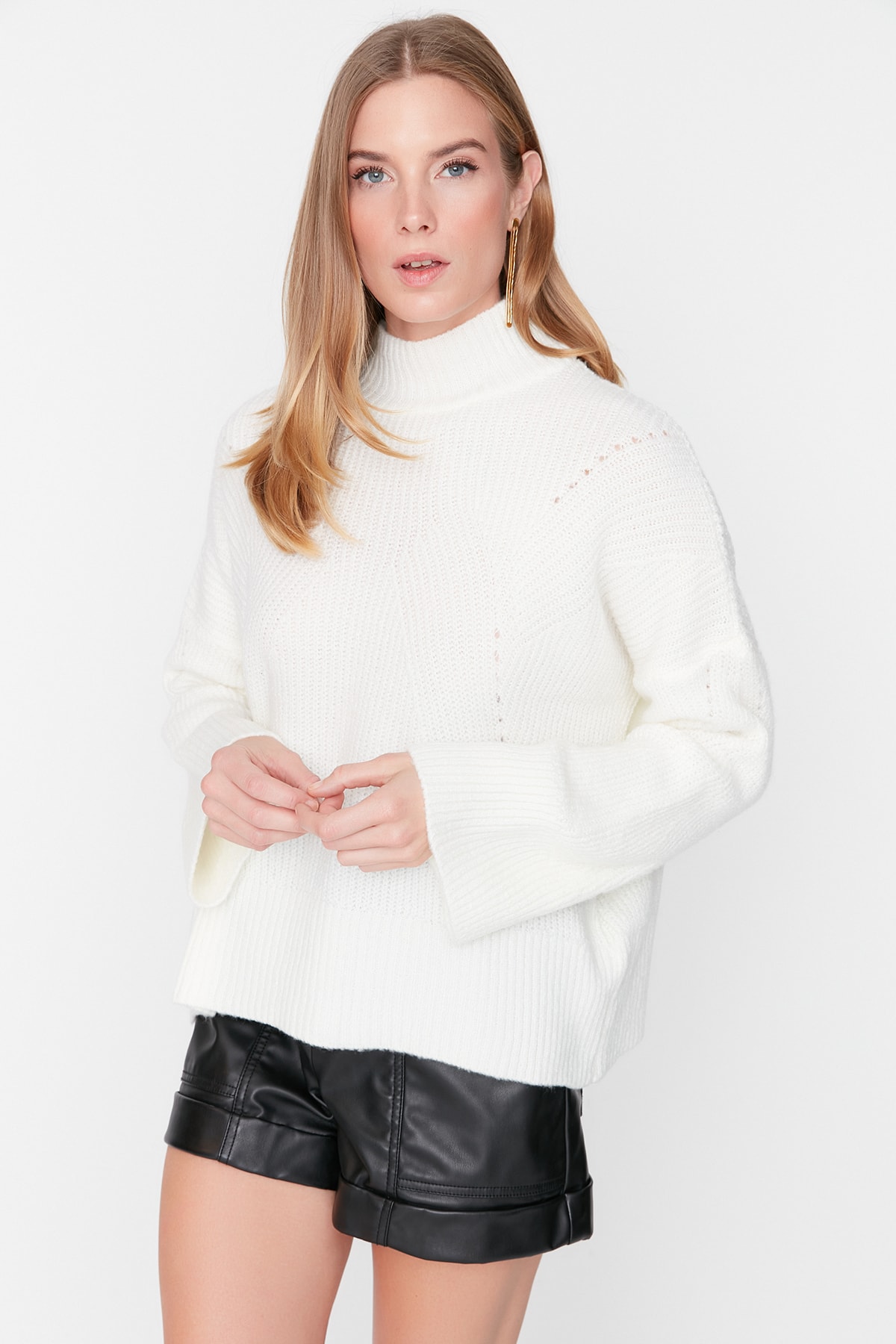 Trendyol Ecru Soft Textured Basic Knitwear Sweater