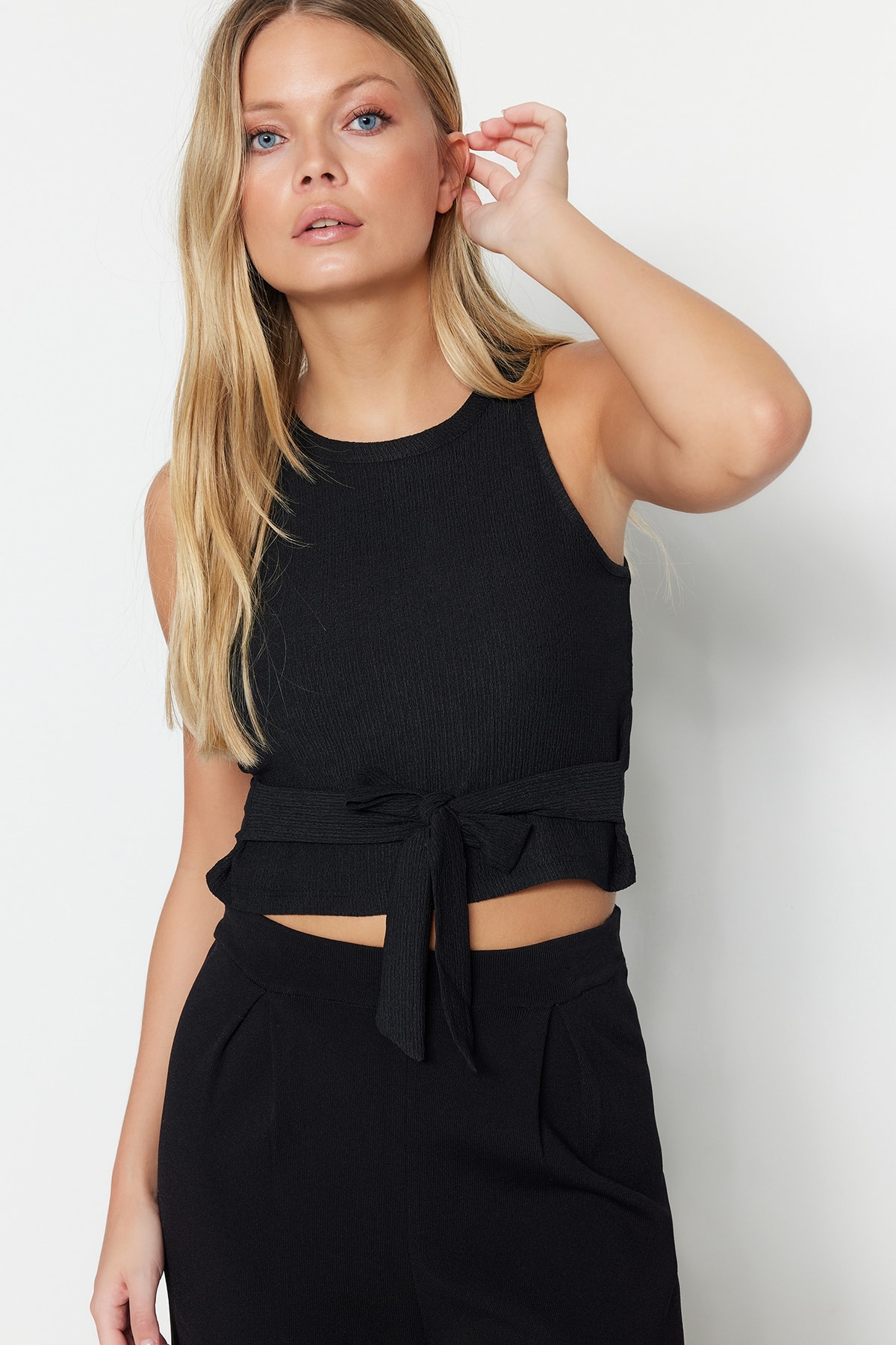 Trendyol Black Tie Detail Knitted Crescent Knit Blouse