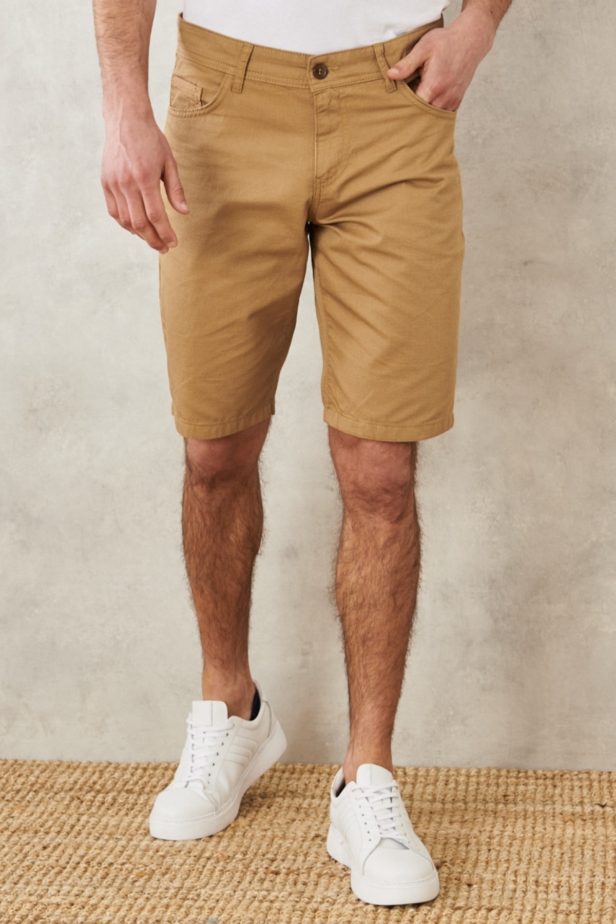 AC&Co / Altınyıldız Classics Men's Camel Slim Fit Slim Fit Dobby Shorts 100% Cotton Casual Chino Shorts.