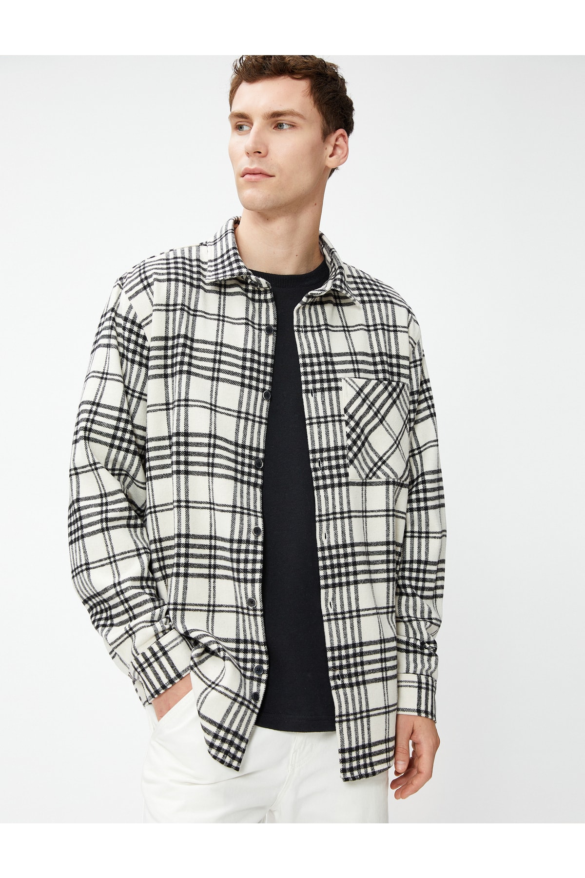 Levně Koton Lumberjack Shirt with a Classic Collar, Pocket Detailed and Long Sleeves.